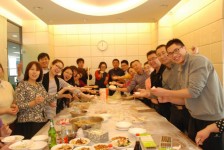 December 28 tianjin headquarters staff make dumplings, New Year\'s day